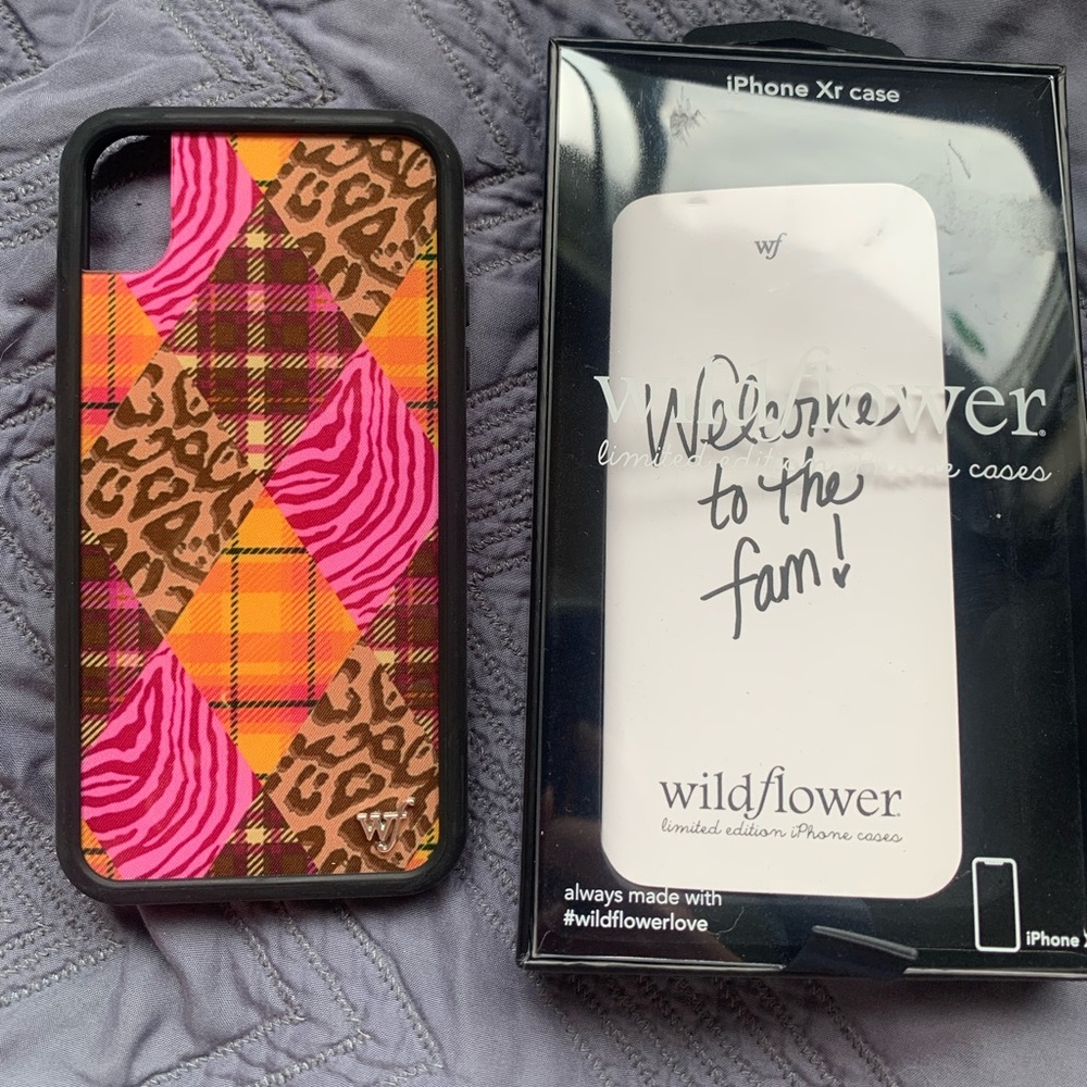 WILDFLOWER NWT. iphone XR case